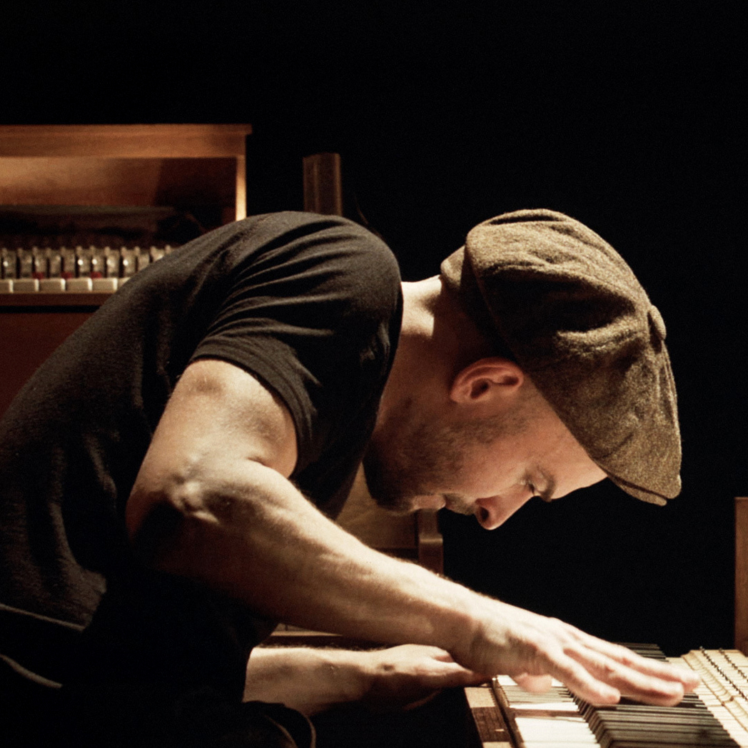 Nils Frahm (photogramme du concert filmé par Benoît Toulemonde, "Tripping with Nils Frahm") © Leiter